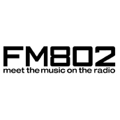 FM802